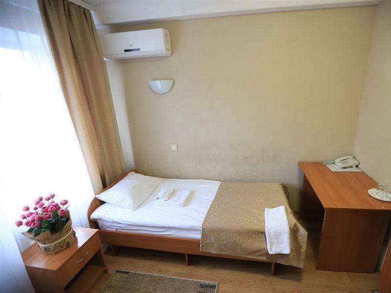 Holosiyvsky Hotel Kiev Bagian luar foto