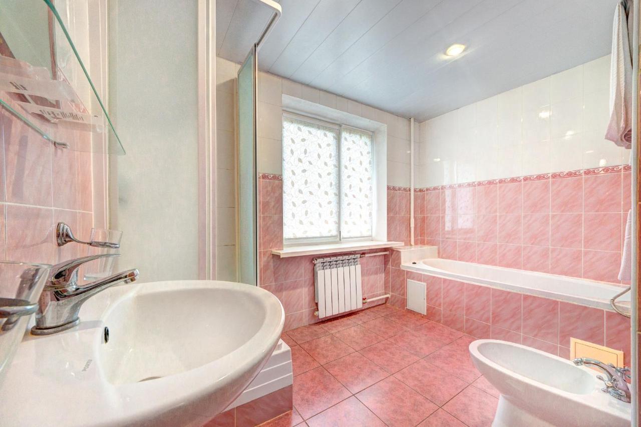 Holosiyvsky Hotel Kiev Bagian luar foto