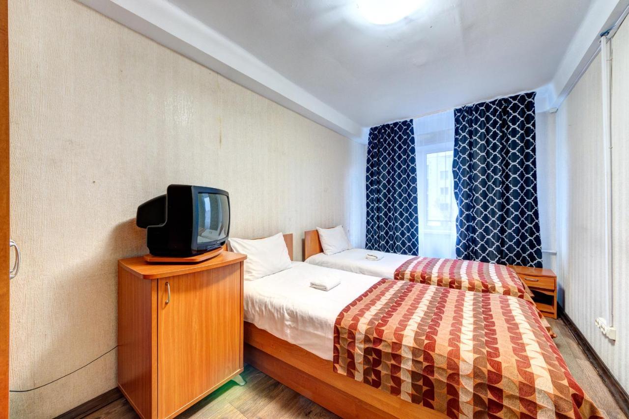 Holosiyvsky Hotel Kiev Bagian luar foto