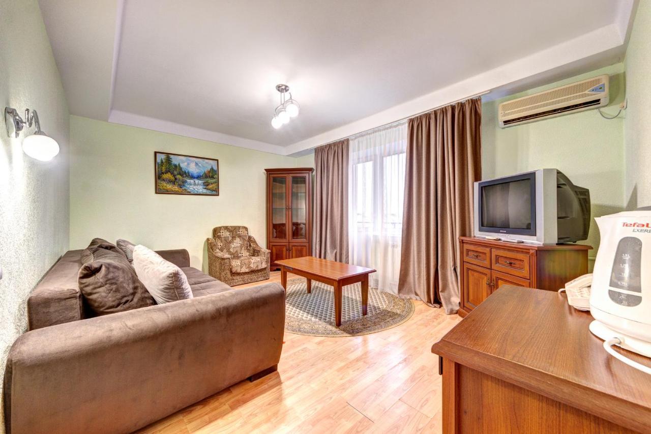 Holosiyvsky Hotel Kiev Bagian luar foto