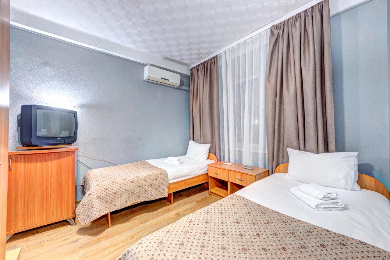 Holosiyvsky Hotel Kiev Bagian luar foto