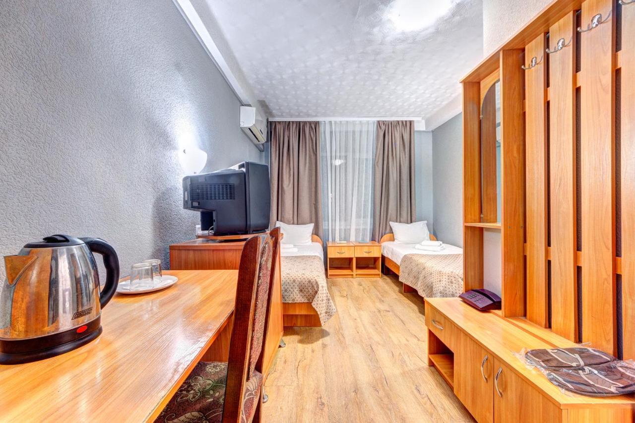 Holosiyvsky Hotel Kiev Bagian luar foto