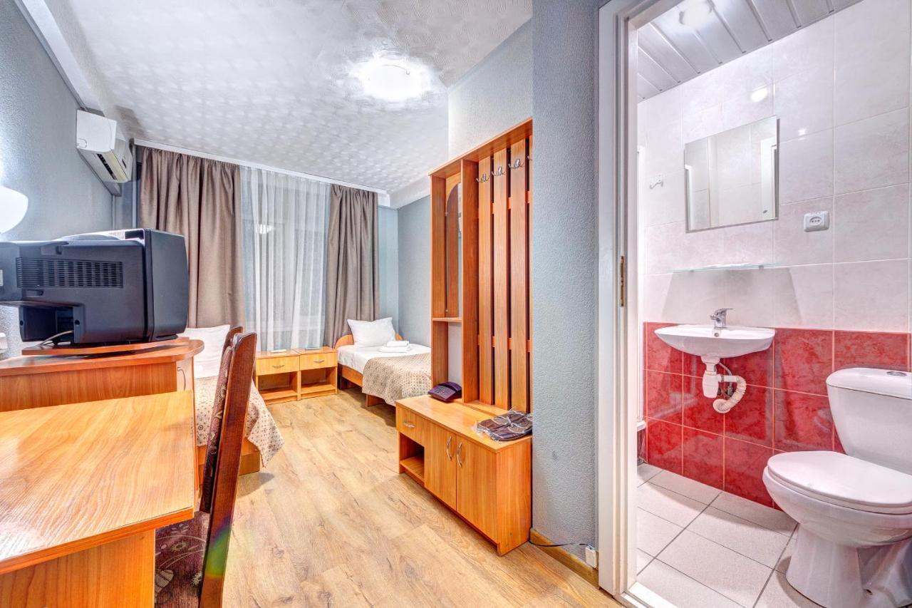 Holosiyvsky Hotel Kiev Bagian luar foto