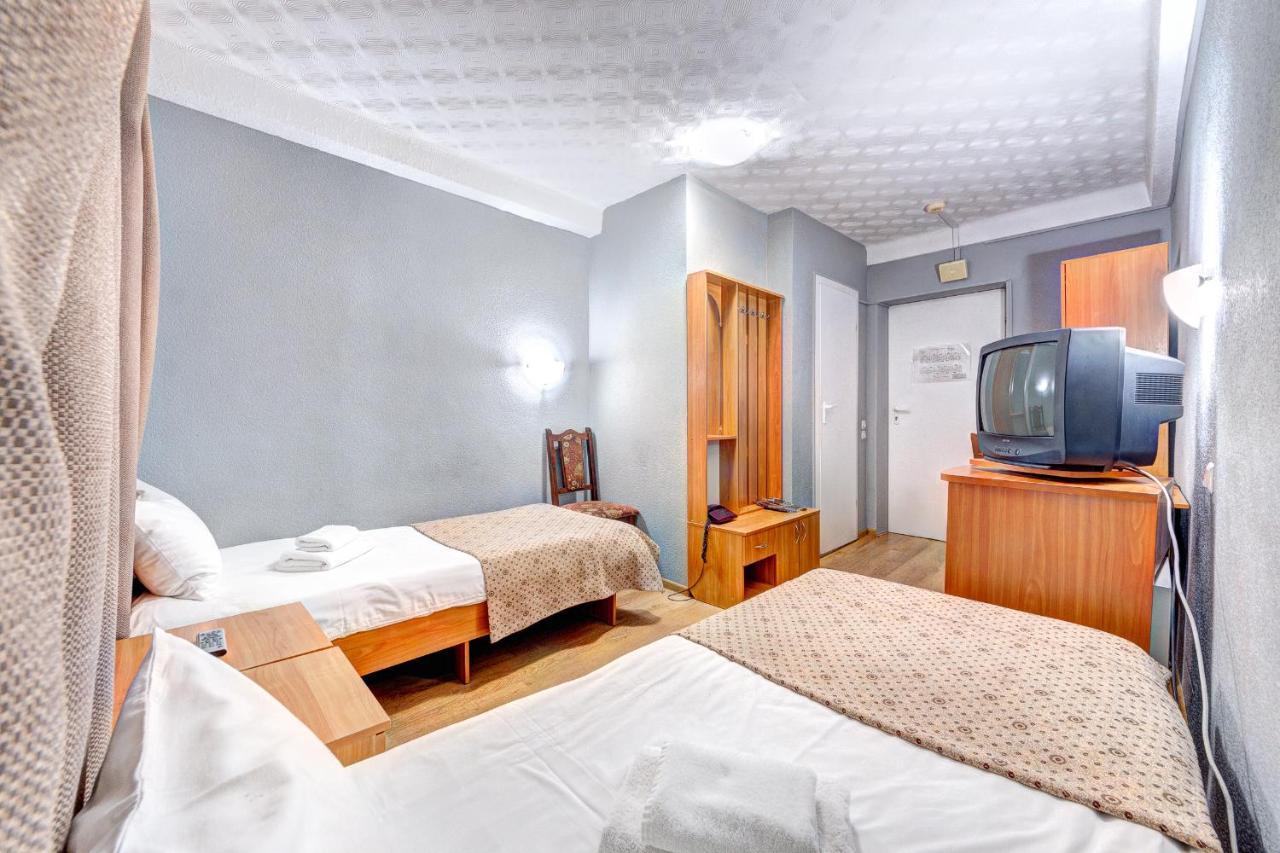 Holosiyvsky Hotel Kiev Bagian luar foto