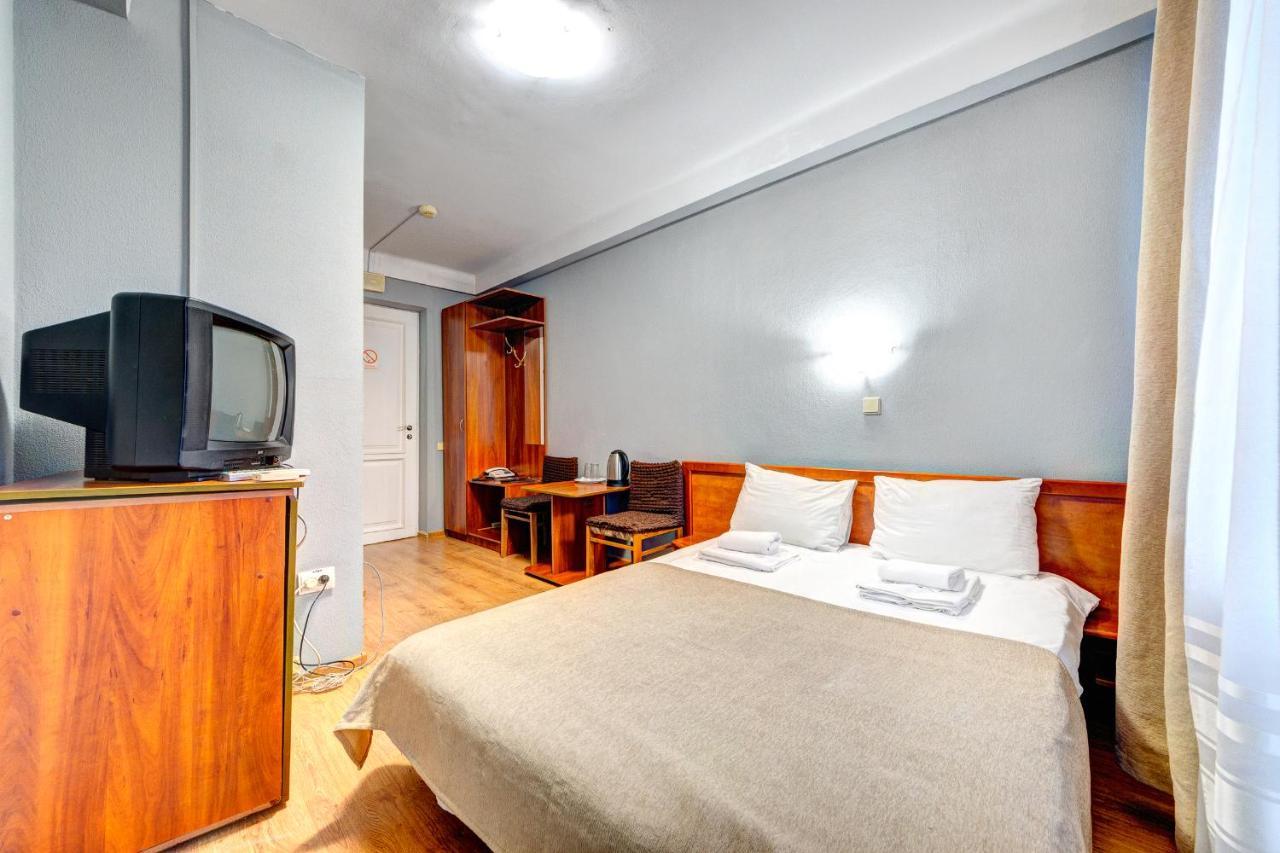 Holosiyvsky Hotel Kiev Bagian luar foto